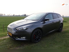 Ford Focus Wagon - 1.0 Titanium|Carplay|Trekhaak|Stoel-Stuurverwarming|Camera|Keyless