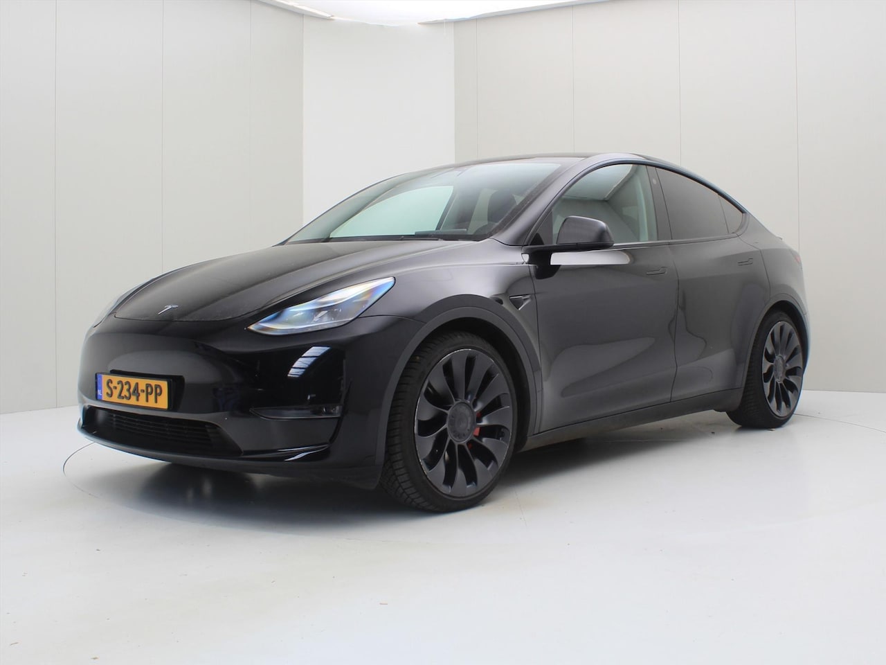 Tesla Model Y - Performance 534pk AWD 96% SoH [ 21 INCH+WARMTEPOMP+RYZEN+PREMIUM AUDIO ] - AutoWereld.nl