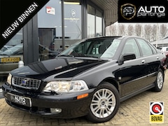 Volvo S40 - 2.0 Europa | AUTOMAAT | UNIEK | Zeer Nette Staat | NL AUTO | Trekhaak | Stoelverwarming |