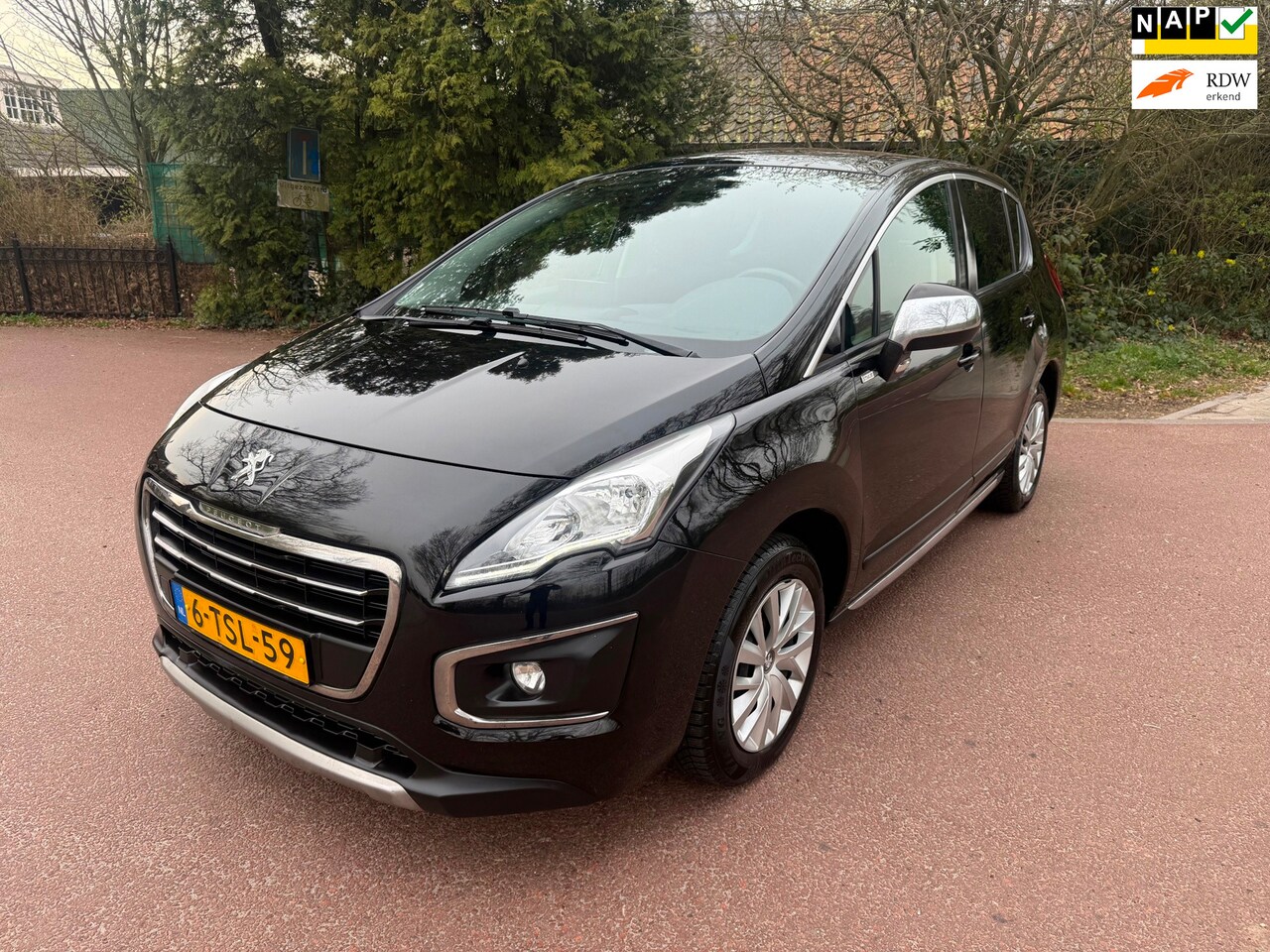 Peugeot 3008 - 1.6 VTi Style / Navi Pano / Airco / NAP / Apk / PDC - AutoWereld.nl