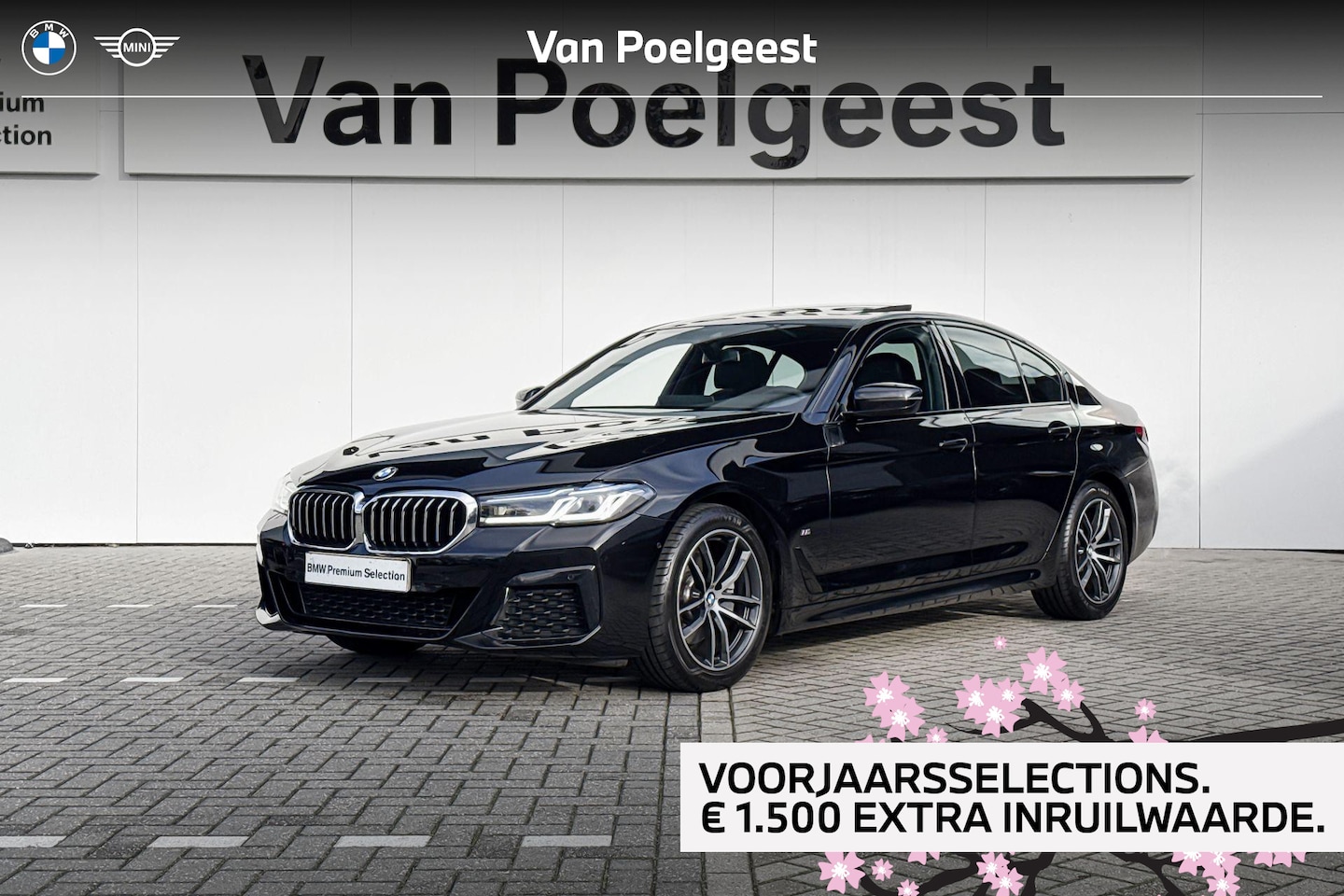 BMW 5-serie - Sedan 520i M Sport | Trekhaak | Panoramadak | Selections 1500 - AutoWereld.nl