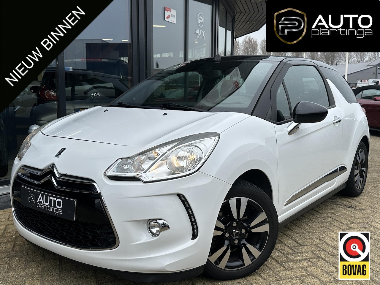 Citroën DS3 Cabrio - 1.2 VTi Chic 82PK | NL AUTO | Nette Staat | Sportstoelen | Navigatie | Parkeersensoren | C - AutoWereld.nl