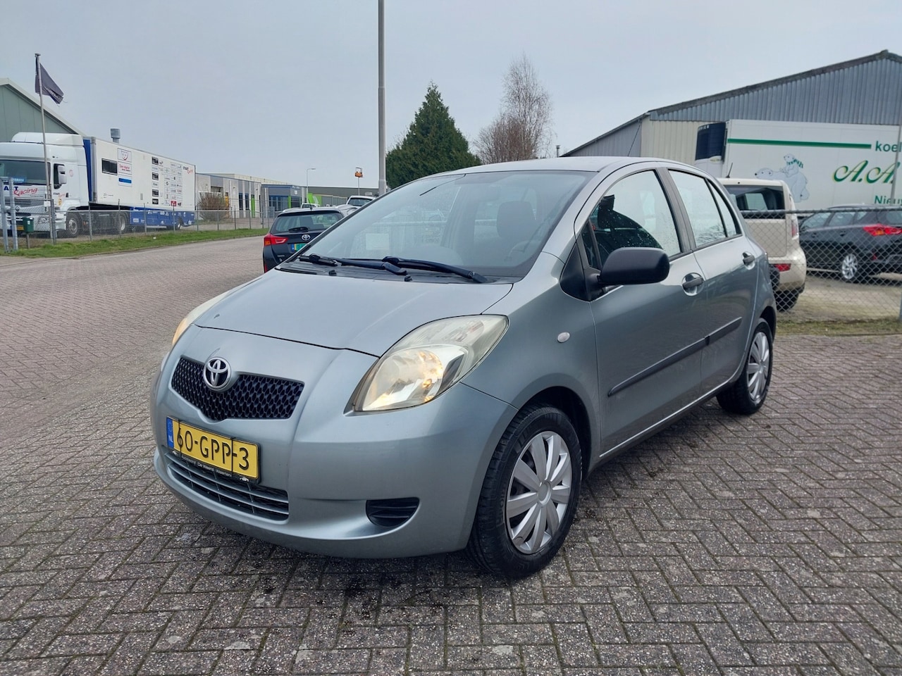 Toyota Yaris - 1.3 VVTi Sol !! VOL JAAR APK !! - AutoWereld.nl