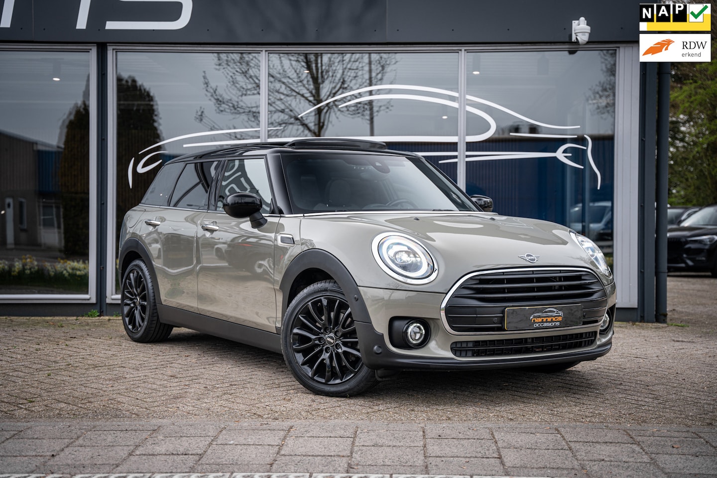 MINI Clubman - Mini 1.5 Cooper Chili|Schuif/kantel|Dealer oh|Carplay|Automaat|Stoelverw - AutoWereld.nl