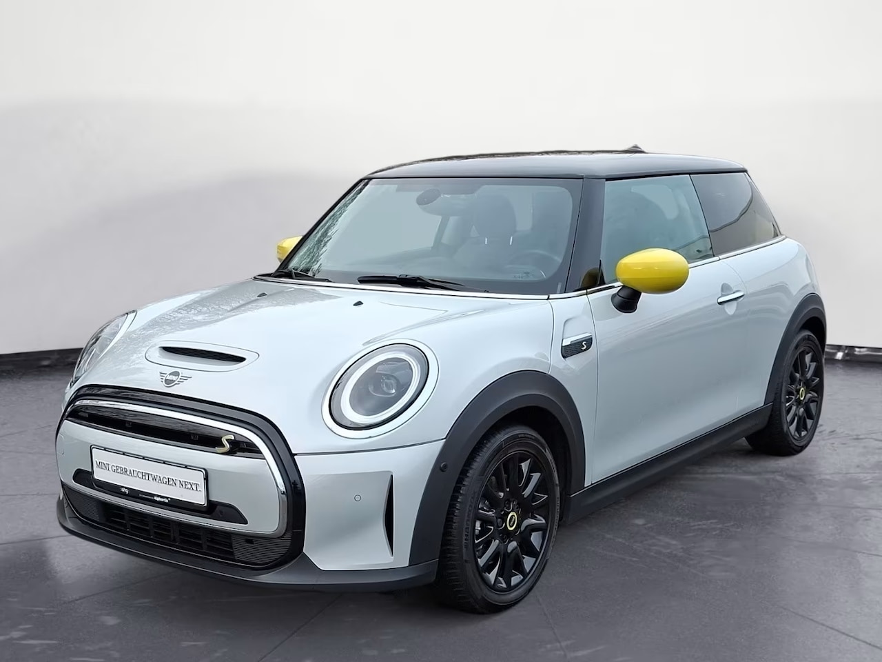 MINI Mini-Electric - E COOPER SE 33 kWh ** LED, NAVI+, HALF/LEDER, PRIVACY GLAS, CAMERA ** 1e EIG - Slechts 12. - AutoWereld.nl