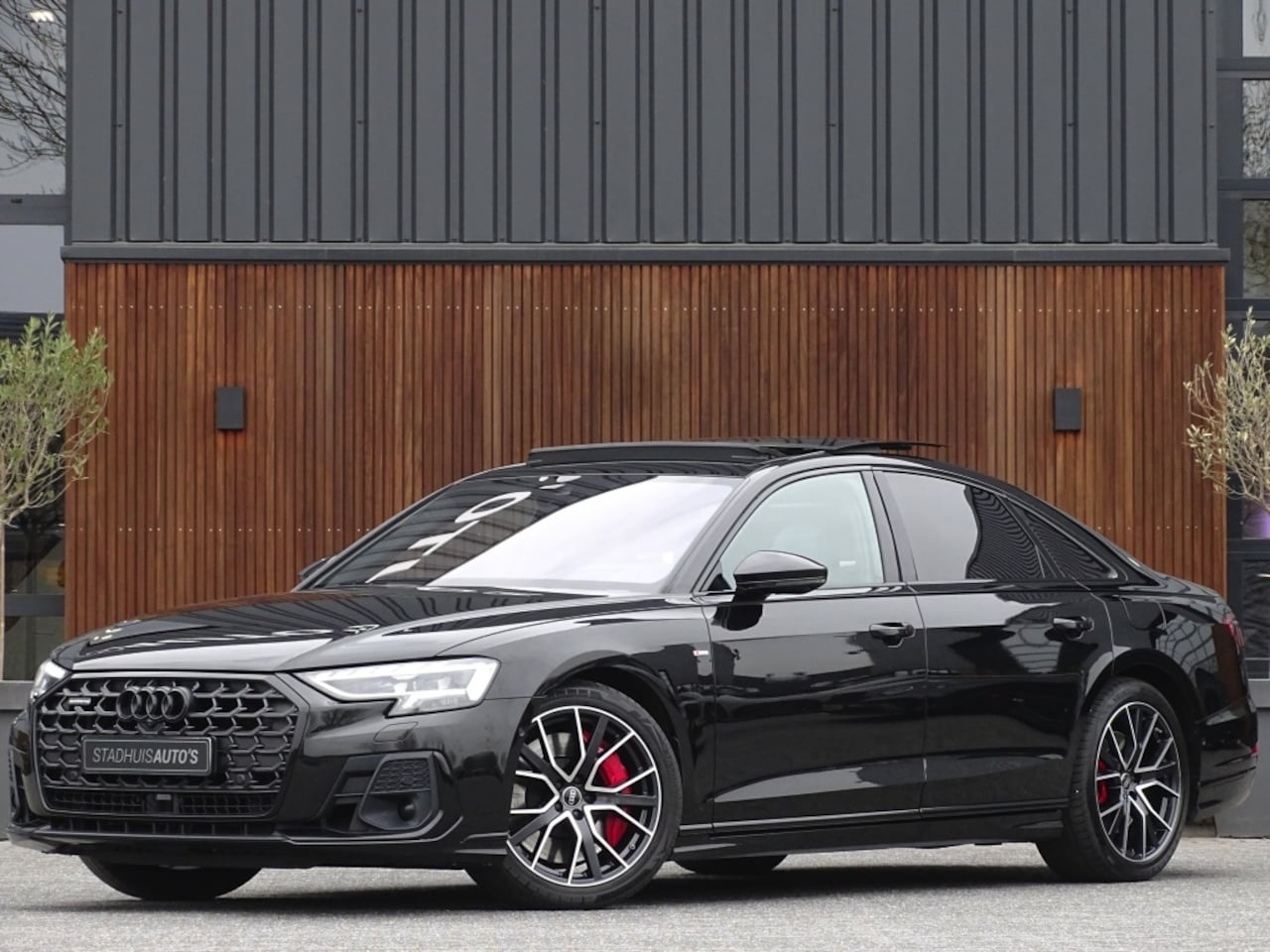 Audi A8 - 60 TFSie 449PK Quattro / Audi Exclusive / Matrix / B&O / 360° - AutoWereld.nl
