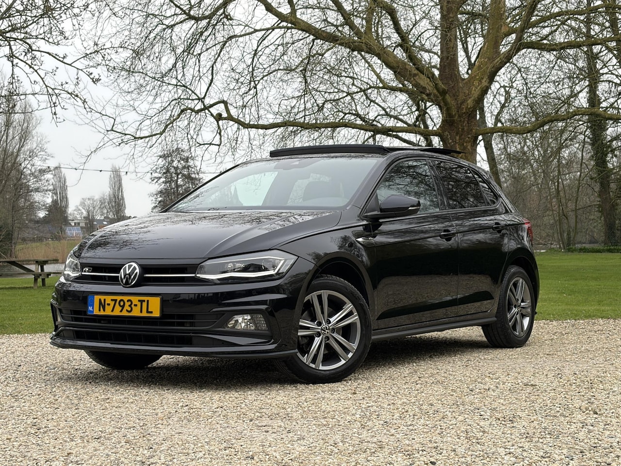 Volkswagen Polo - 110PK R-Line Carplay, DSG, Virtueel, Schuifdak - AutoWereld.nl