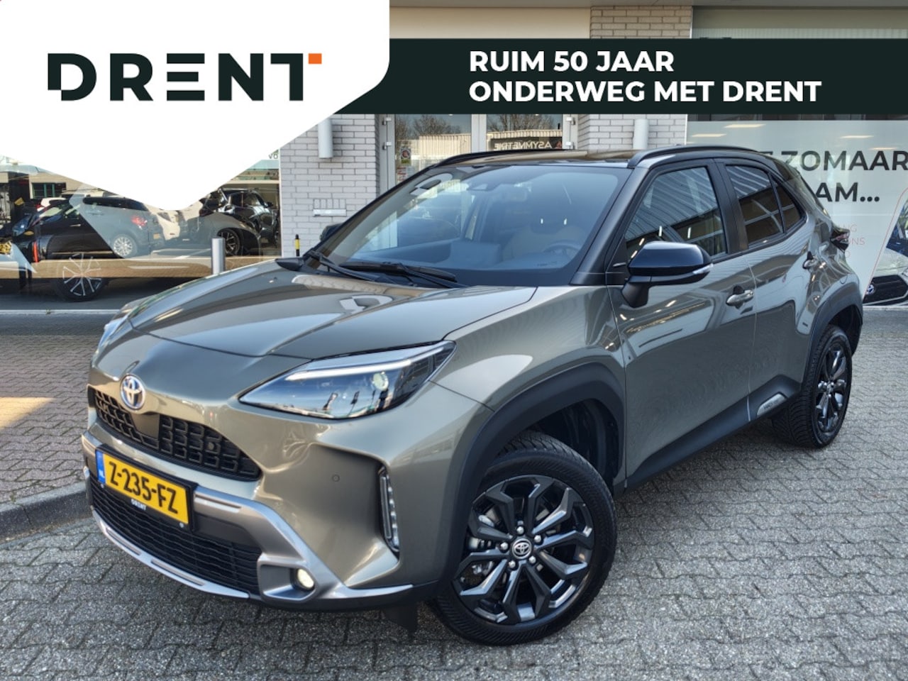 Toyota Yaris Cross - 1.5 Hybrid Explore | Navi | Sensoren v/a | Stoelverwarming - AutoWereld.nl