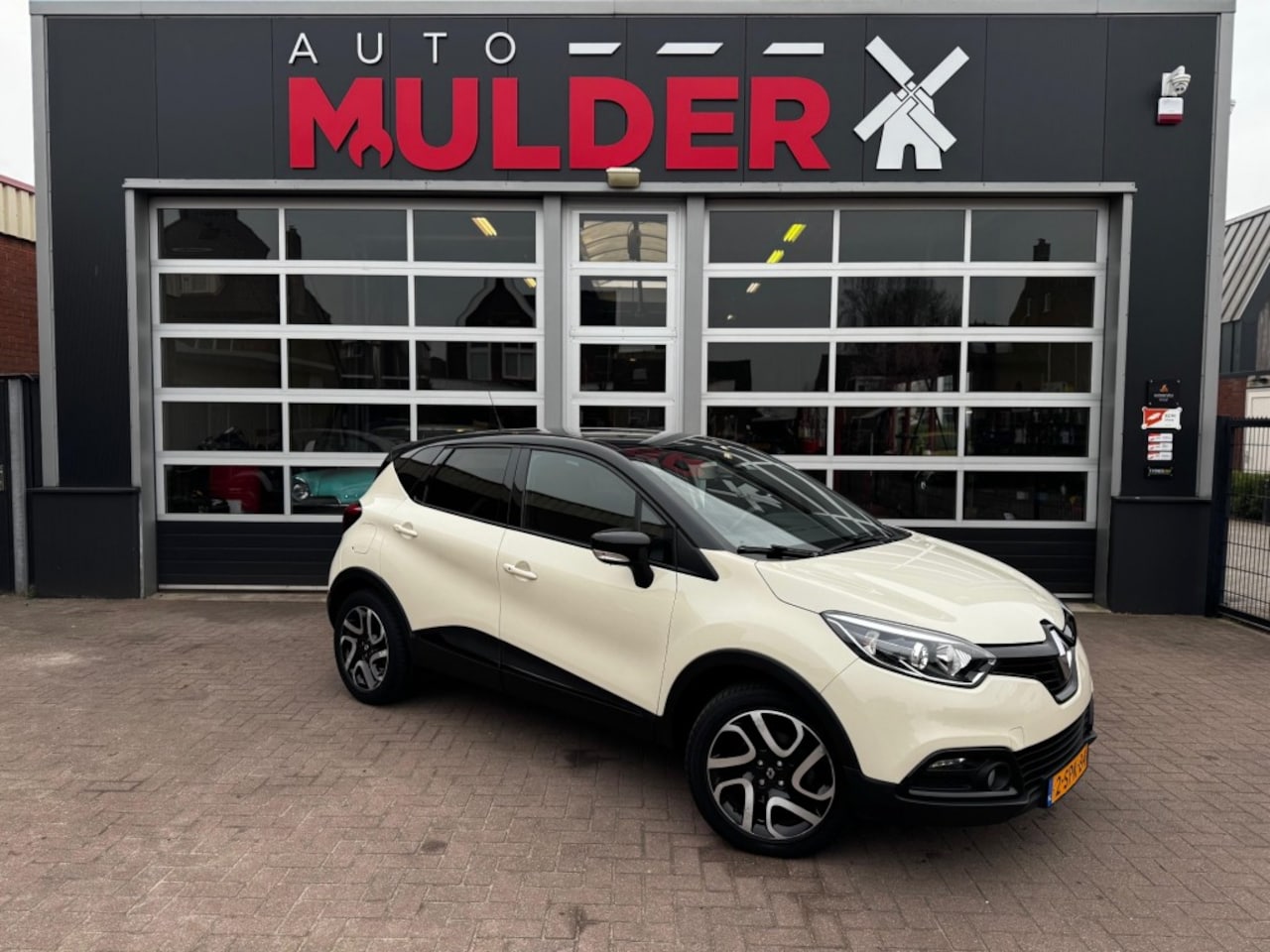 Renault Captur - TCE 120 DYNAMIQUE AUTOMAAT / CAMERA / NAVI / CRUISECONTROL / PDC - AutoWereld.nl
