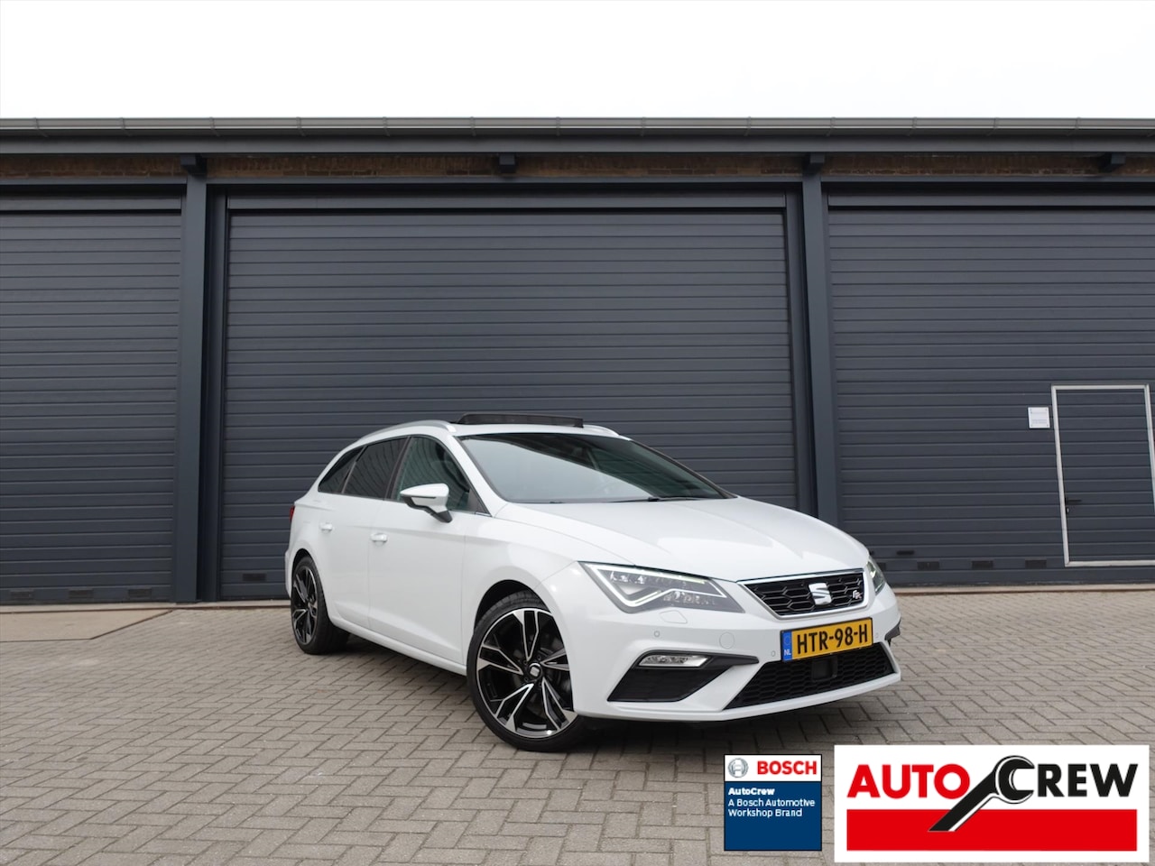 SEAT Leon Sportstourer - 1.4 EcoTSI 150PK DSG-7 FR Business Intense RIJKLAAR PANO FULL LINK SFEER LED ALCANTARA CRU - AutoWereld.nl