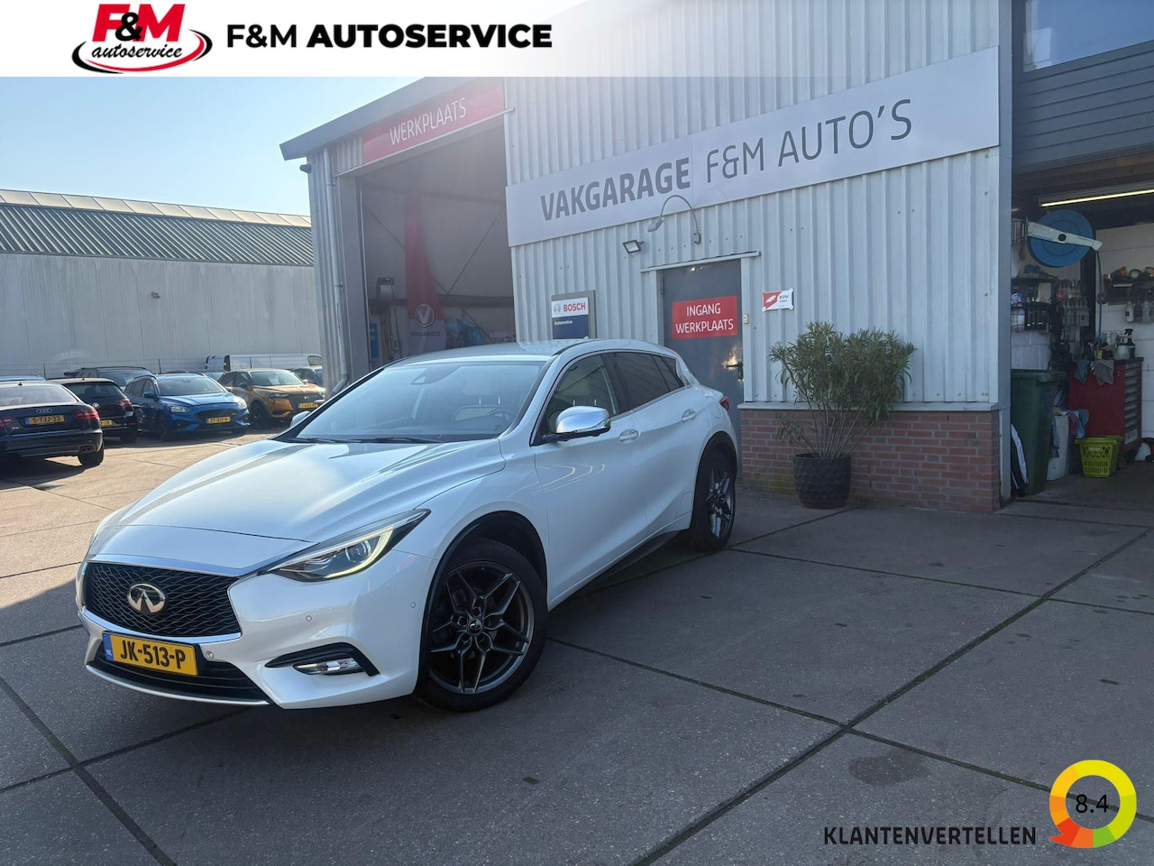 Infiniti Q30 - 1.6t Premium Tech 360, stoelverwarming, memory, trekhaak - AutoWereld.nl