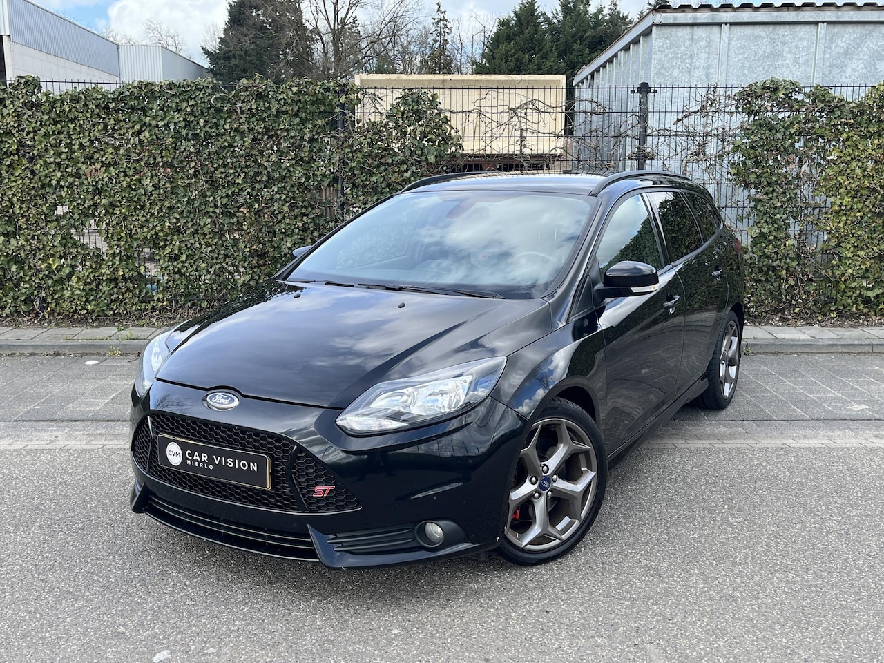 Ford Focus Wagon - 2.0 EcoBoost ST-3 * Navi * Camera * Dealerond. * Nette staat - AutoWereld.nl
