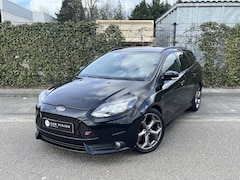 Ford Focus Wagon - 2.0 EcoBoost ST-3 * Navi * Camera * Dealerond. * Nette staat