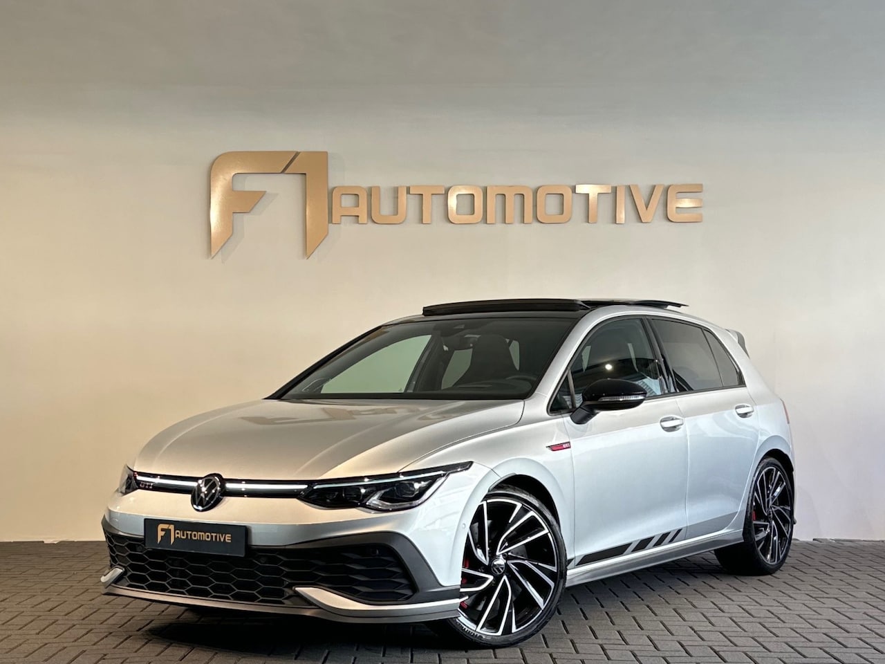 Volkswagen Golf - 2.0 TSI GTI Clubsport Pano|Keyles|HuD|H/K|IQ - AutoWereld.nl