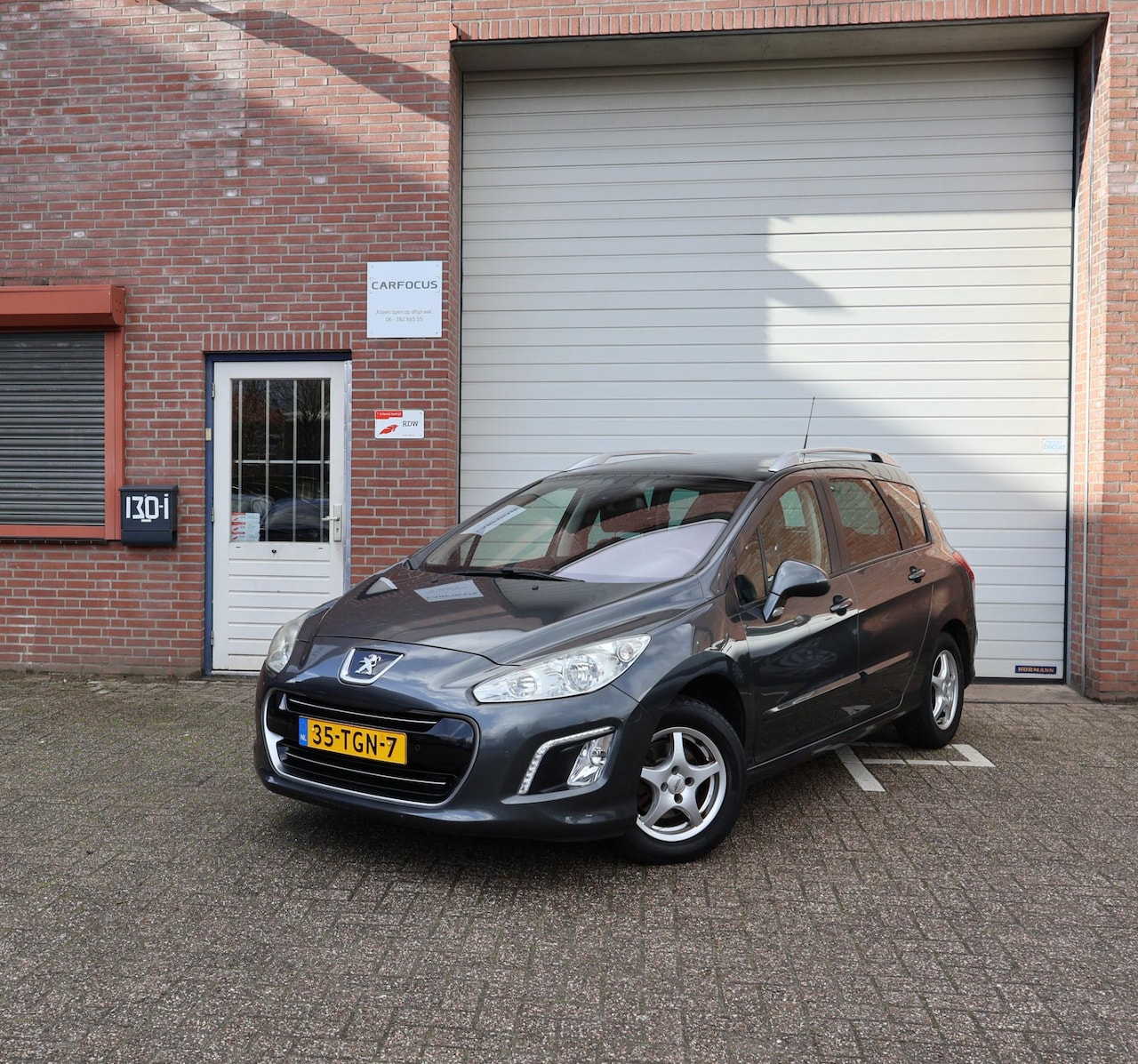 Peugeot 308 SW - 1.6 VTi Première 1e eigenaar Pano NAP Navi PDC Cruise Airco 01-27 APK - AutoWereld.nl