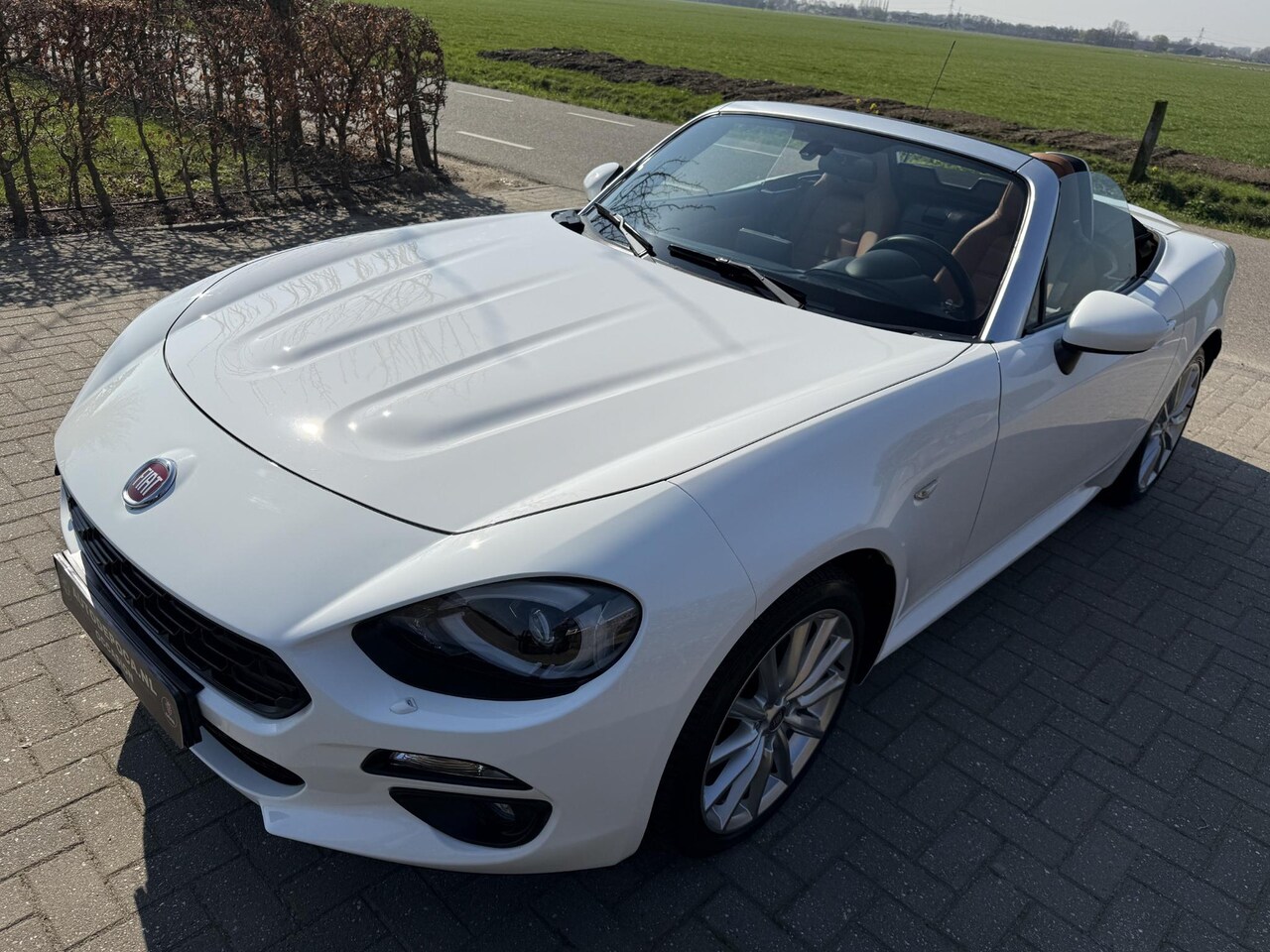 Fiat 124 Spider - 1.4 MultiAir Turbo Lusso Bose Stoelverwarming Led koplampen Navigatie - AutoWereld.nl