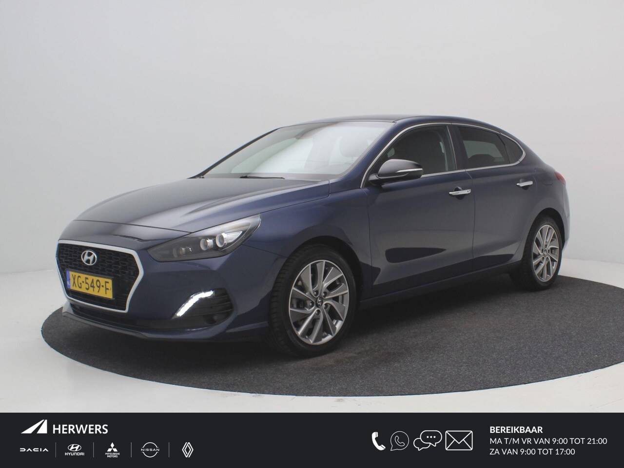 Hyundai i30 Fastback - 1.0 T-GDI 120PK Premium / Navigatie / Apple CarPlay & Android auto / 17" LMV / Airco Clima - AutoWereld.nl