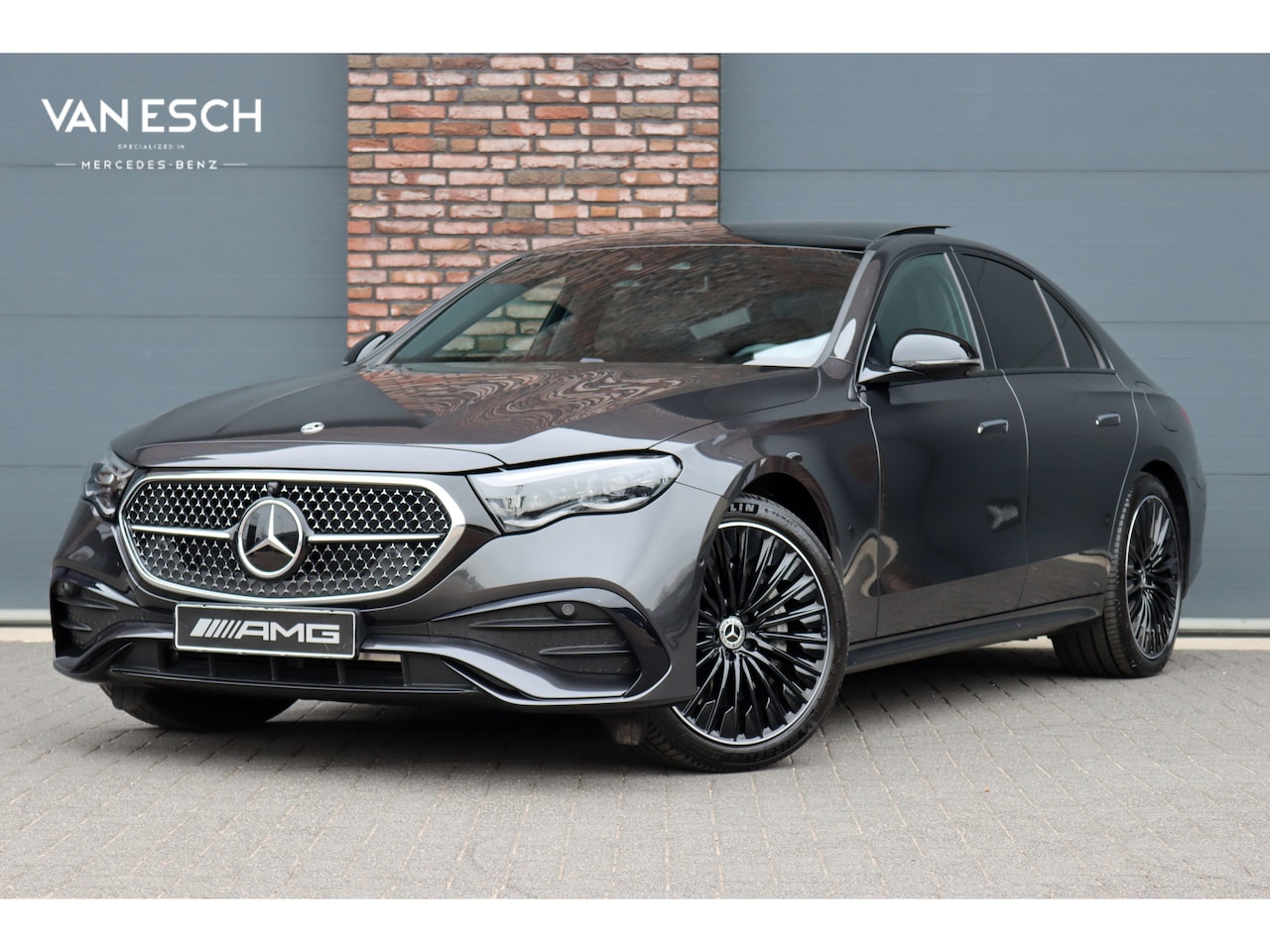 Mercedes-Benz E-klasse - 400 e 4MATIC AMG Line | Hyperscreen | Luchtvering | Achterasbesturing | Distronic+ | HUD | - AutoWereld.nl
