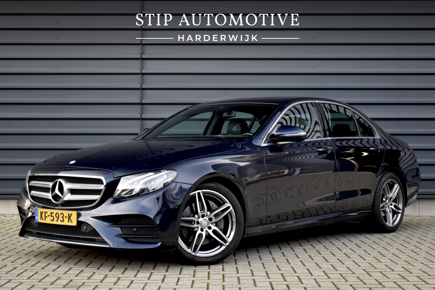 Mercedes-Benz E-klasse - 220 d AMG Line | Achteruitrijcamera | Sfeerverlichting | 19'' Wielen | Stoelverwarming | N - AutoWereld.nl