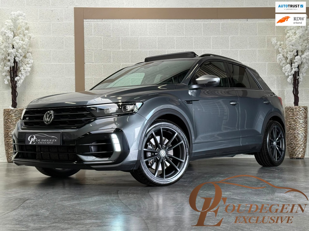 Volkswagen T-Roc - 2.0 TSI 4Motion R / PANO / LEDER CARBON / CARPLAY / KEYLESS / CAMERA / DCC / ACC / DODEHOE - AutoWereld.nl