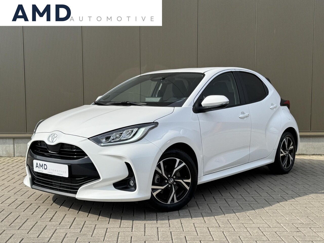 Toyota Yaris - 1.5 Hybrid 115 Dynamic 2024 | Stuur- en Stoelverwarming | Apple Carplay | Adap Cruise - AutoWereld.nl