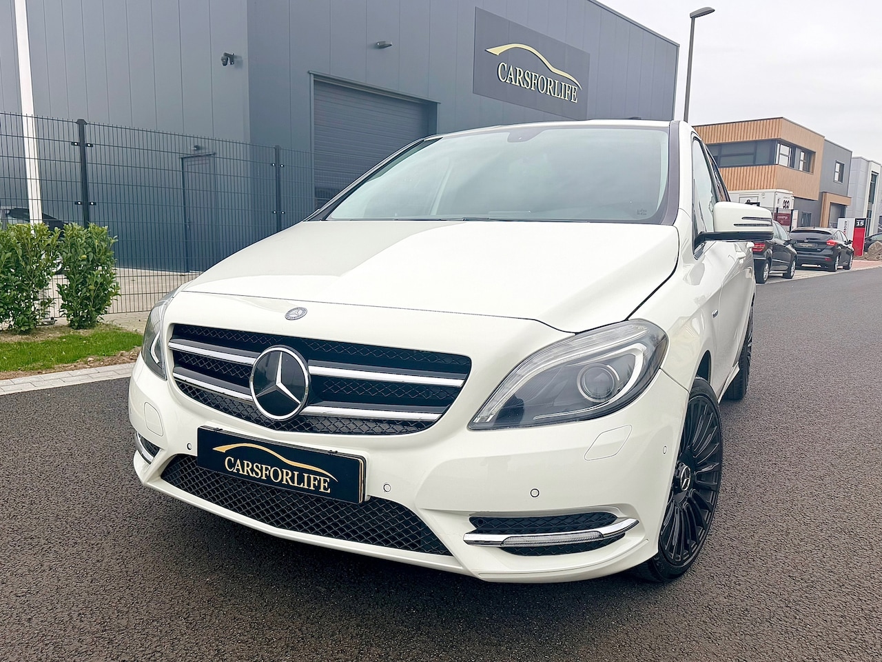 Mercedes-Benz B-klasse - 180 Ambition Leder|Cruise|Navigatie. - AutoWereld.nl