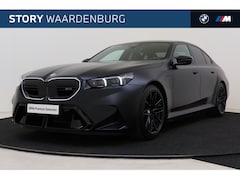 BMW M5 - Automaat / M Drive Professional / Panoramadak / Trekhaak / Bowers & Wilkins / M Multifunct