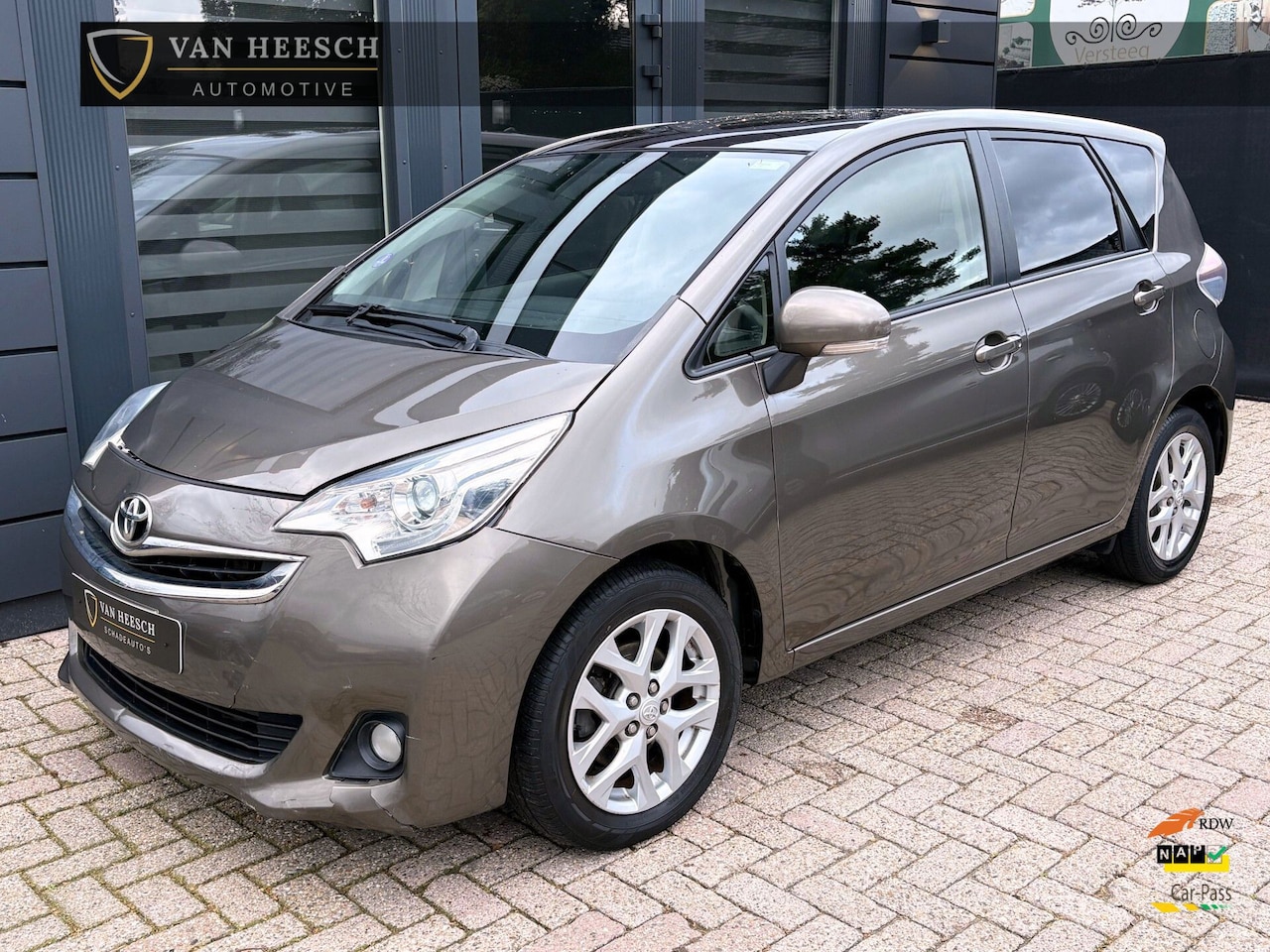 Toyota Verso S - 1.3 VVT-i Dynamic | Navi Panoramadak Camera - AutoWereld.nl