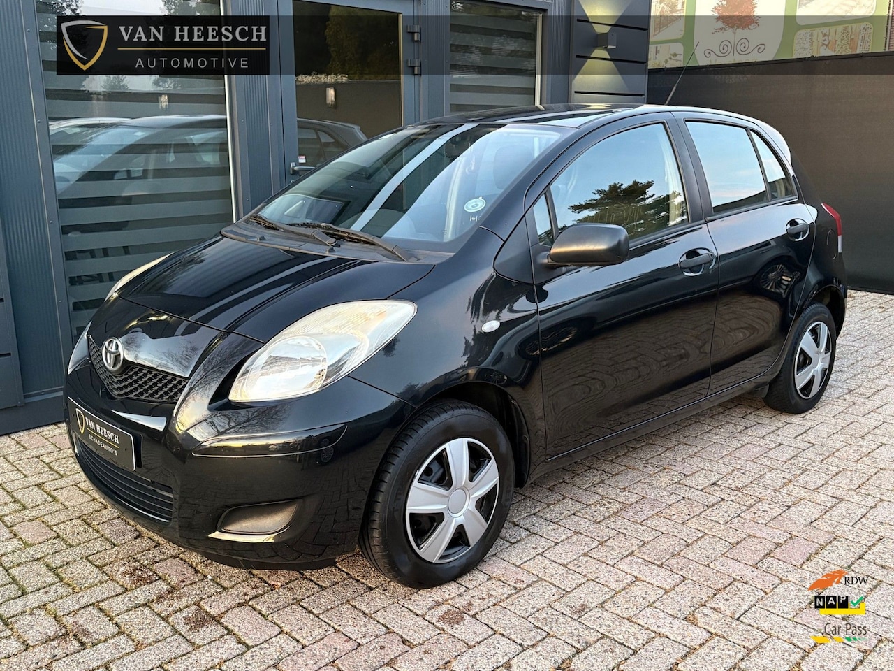 Toyota Yaris - 1.0 VVT-i Acces 5 deurs | Audio Elekt. ramen - AutoWereld.nl