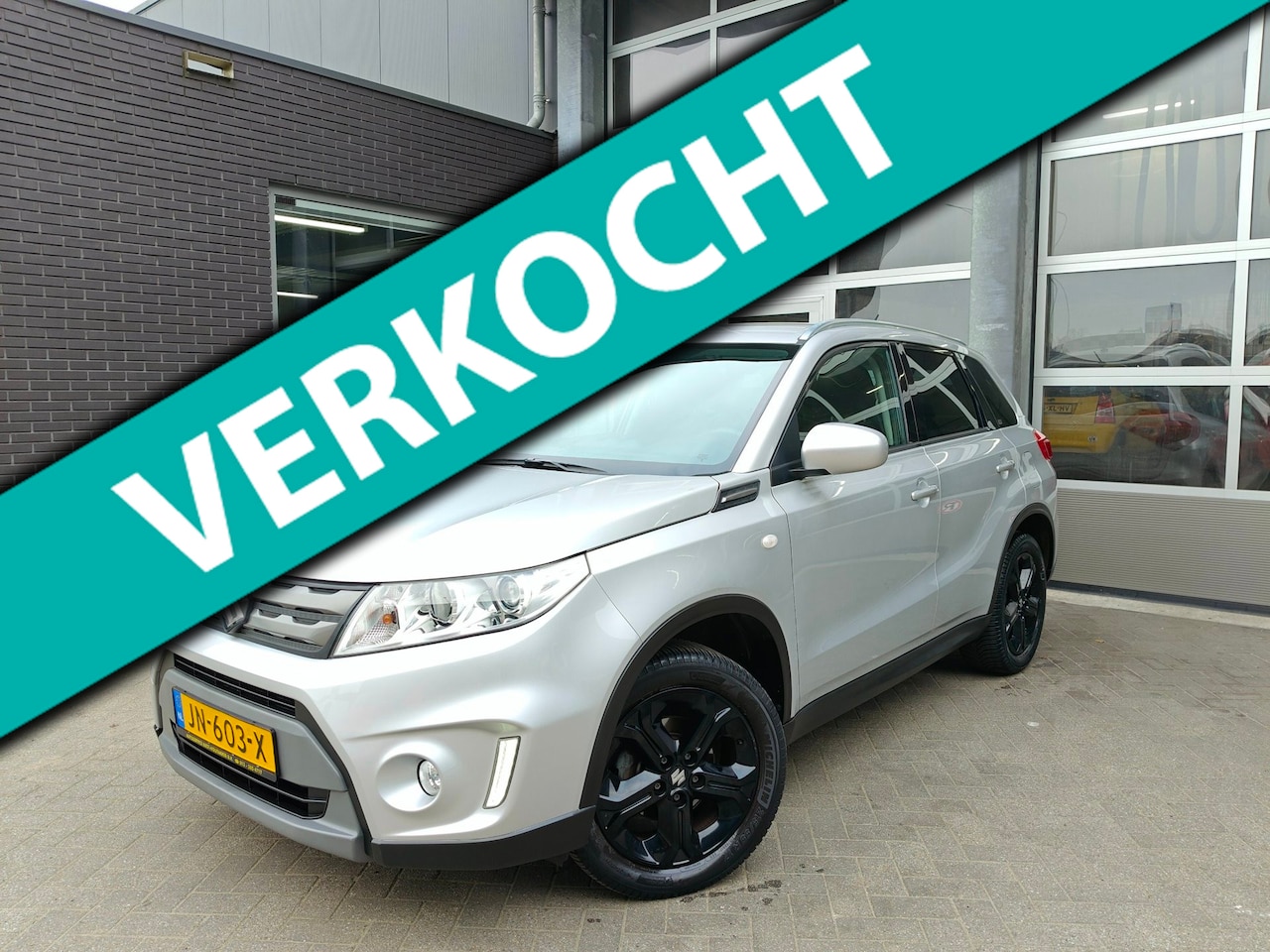 Suzuki Vitara - 1.6 Exclusive | Trekhaak | Navigatie | Cruise Control | Airco | Stoelverwarming | Onderhou - AutoWereld.nl