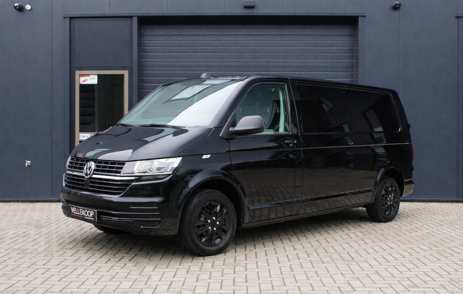 Volkswagen Transporter - 2.0 TDI L2H1 28 Economy Business | Trekhaak | Cruise Control | Airco | PDC | Carplay | Fab - AutoWereld.nl