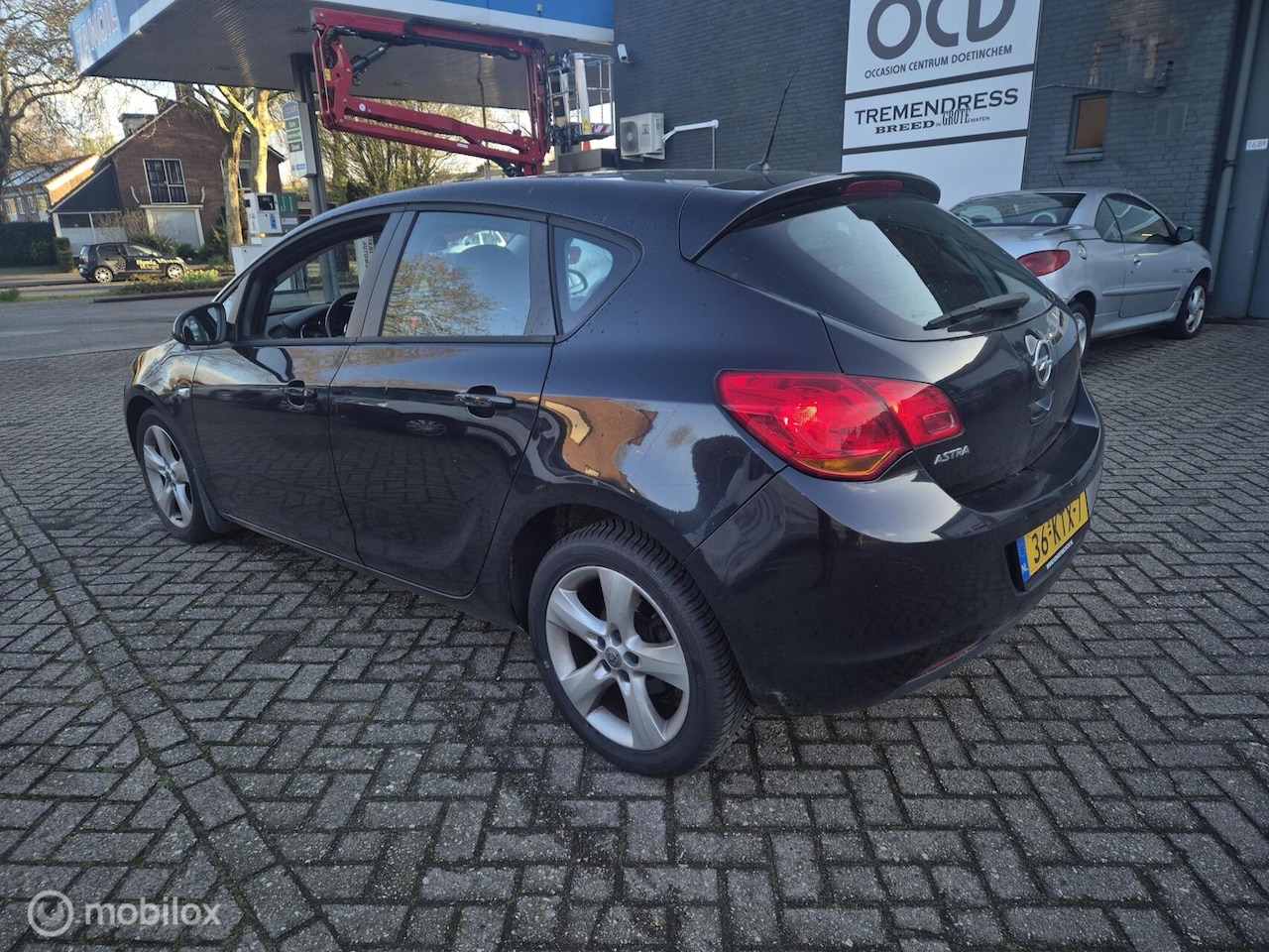 Opel Astra - 1.6 Cosmo 2010 koppakking lek - AutoWereld.nl