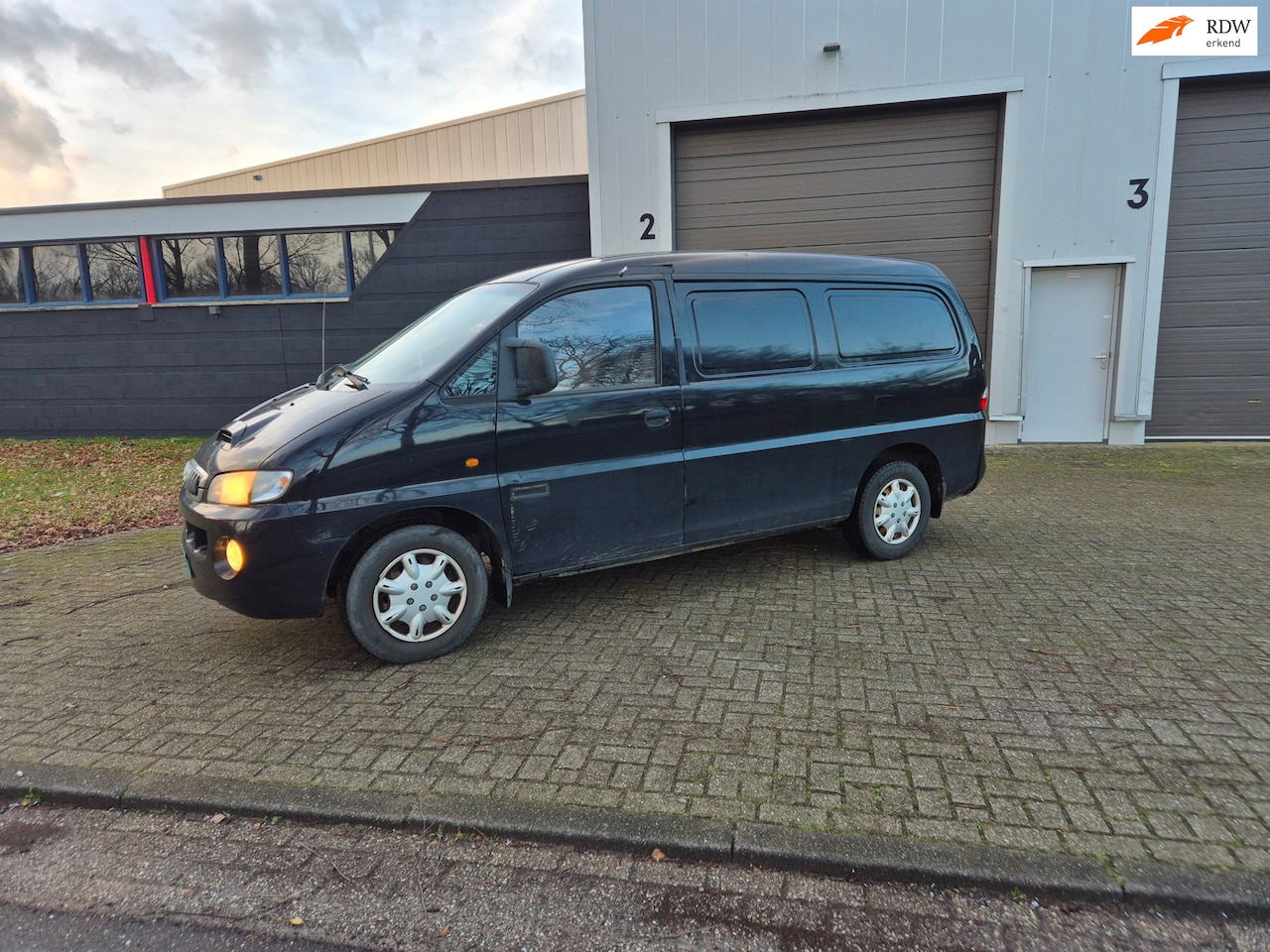 Hyundai H 200 - H200 2.5 DIESEL MANUEEL 1999 HOLLAND CAR LONG - AutoWereld.nl