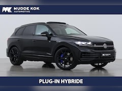 Volkswagen Touareg - 3.0 TSi eHybrid 4MOTION R Edition | NIEUW | Nachtzicht | Massage | Panoramadak | 22 Inch |