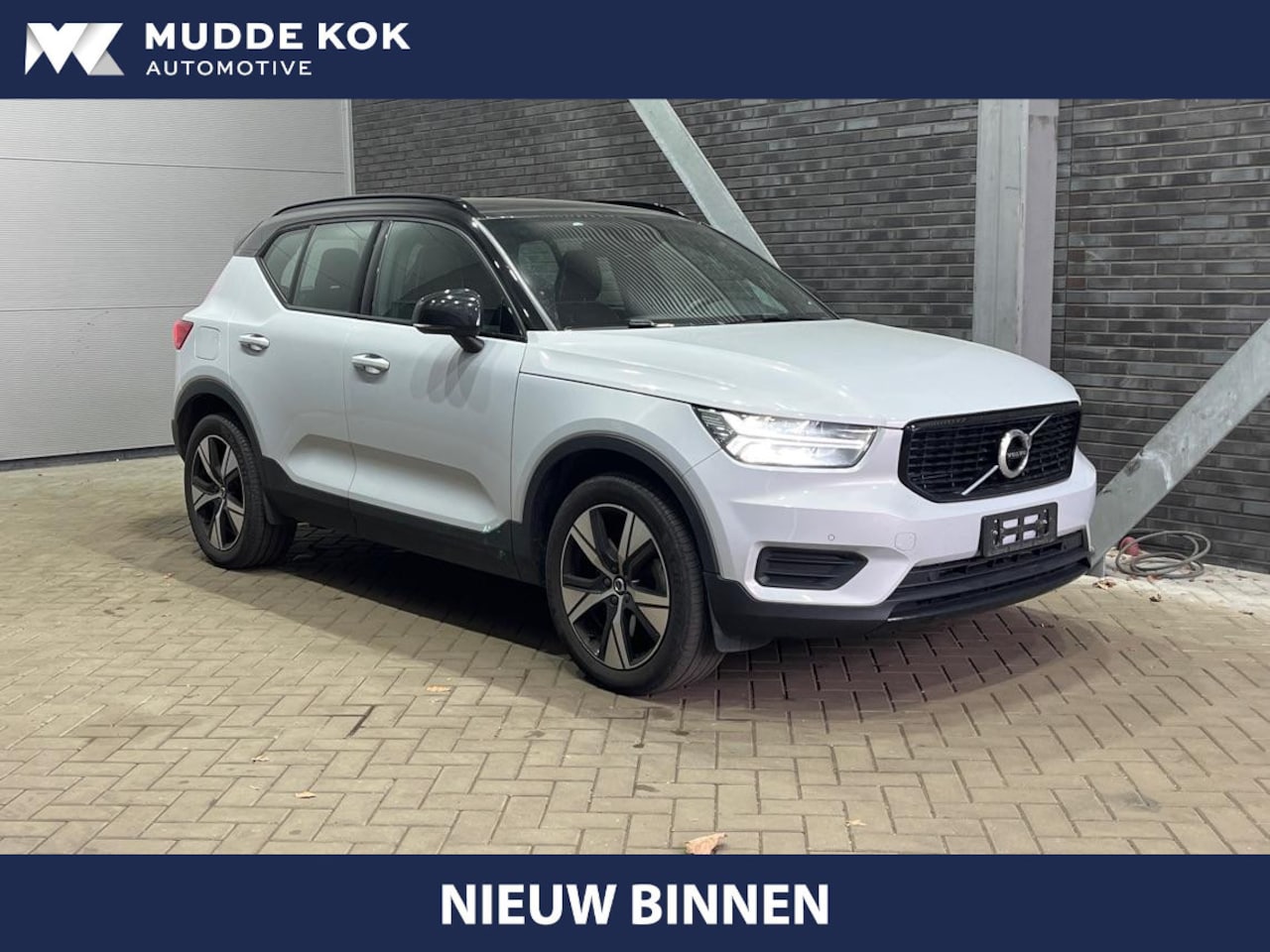 Volvo XC40 - T4 Recharge R-Design | Camera | Keyless | 19 Inch | Apple Carplay | Elektrische Achterklep - AutoWereld.nl