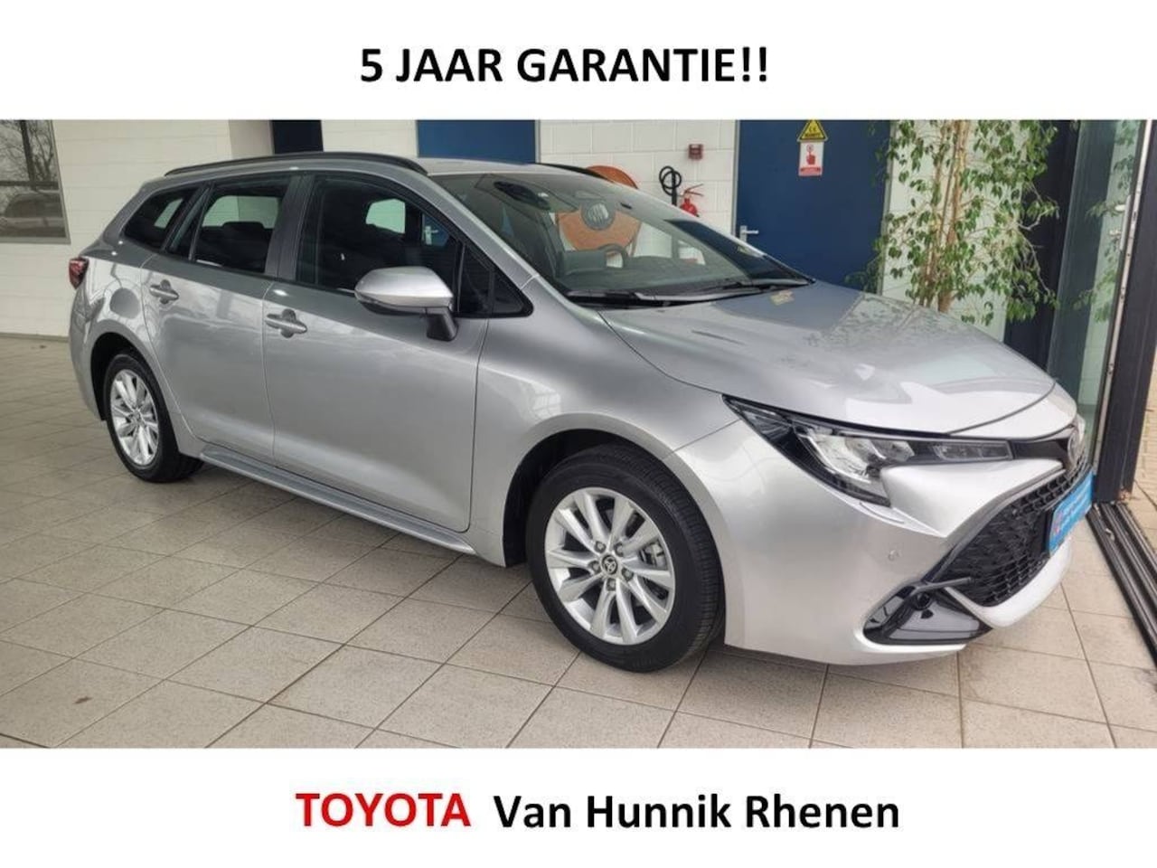 Toyota Corolla Touring Sports - 1.8 140 | Navi | Stoel en stuurverw | Parksens V+A | LED | Apple - AutoWereld.nl