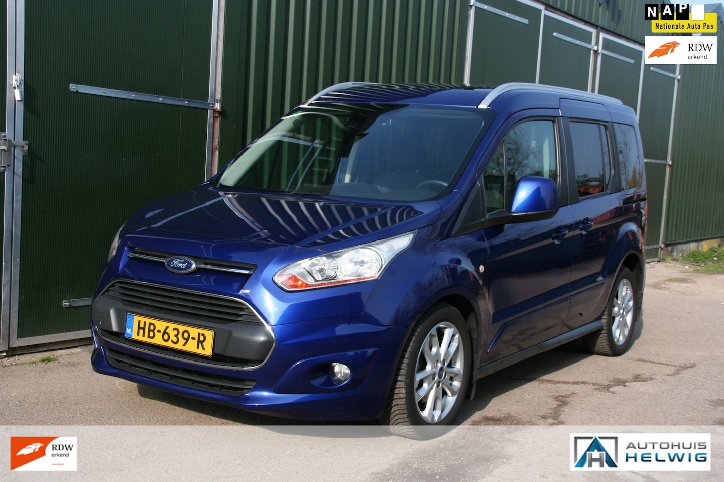 Ford Tourneo Connect Compact - 1.0 Titanium 1.0 Titanium, GLAZEN PANORAMADAK, AIRCO, TREKHAAK - AutoWereld.nl