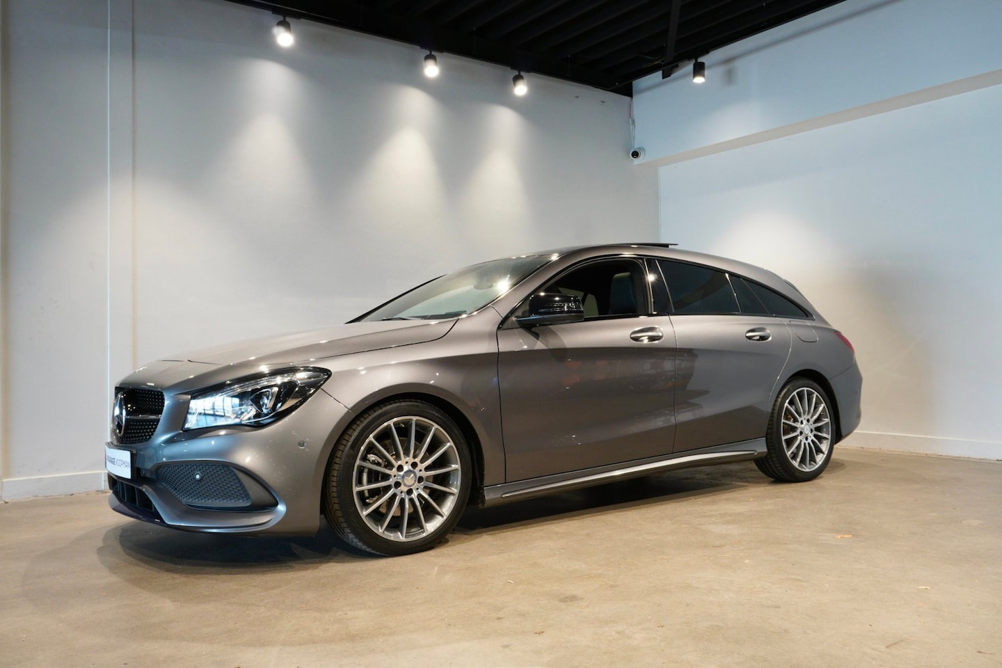 Mercedes-Benz CLA-klasse Shooting Brake - 250 AMG prestige Ambiance/Pano/Trekhaak - AutoWereld.nl