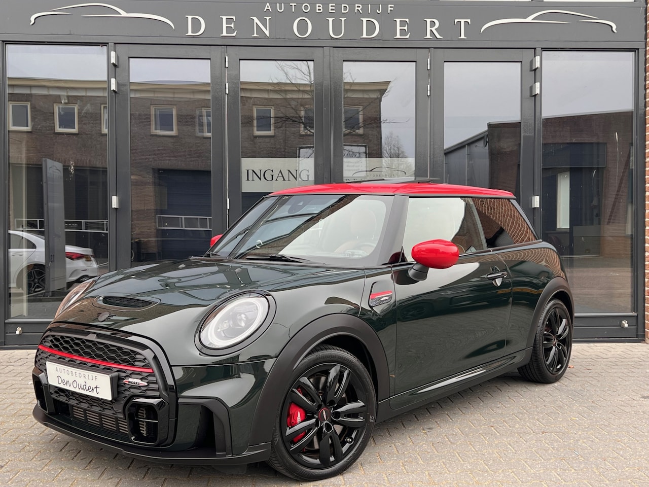 MINI John Cooper Works - Mini 2.0 JCW AUT. PANO/CARPLAY/LEDER CHESTER - AutoWereld.nl