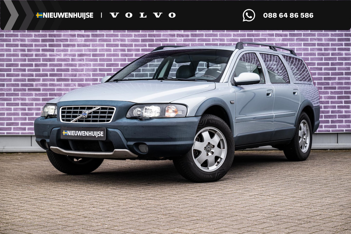 Volvo XC70 - 2.5 T Geartronic Comfort Line | Trekhaak | Schuif/kantel dak| Cruise control | Stoelverwar - AutoWereld.nl