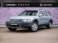Volvo XC70 - 2.5 T Geartronic Comfort Line | Trekhaak | Schuif/kantel dak| Cruise control | Stoelverwar