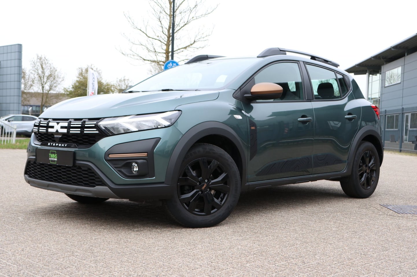 Dacia Sandero Stepway - Dacia Sandero Stepway 1.0 TCe Extreme (2024) | 15.000 km | - AutoWereld.nl