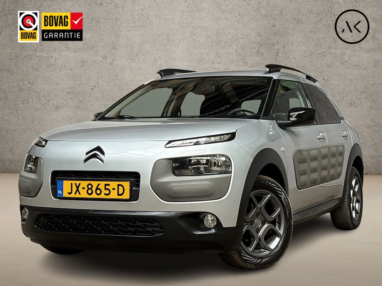 Citroën C4 Cactus - 1.2 PureTech Shine (NAVIGATIE, CAMERA, LM VELGEN, SPORTSTOELEN, GETINT GLAS, CRUISE, NIEUW - AutoWereld.nl