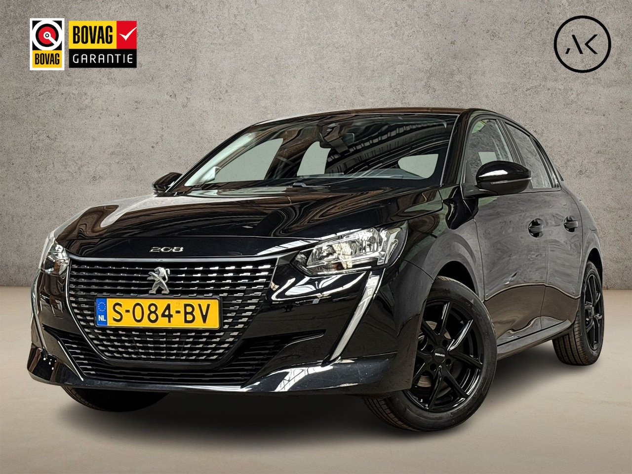 Peugeot 208 - 1.2 PureTech Sport (APPLE CARPLAY, BLACK PACK, LM VELGEN, SPORTSTOELEN, PARKEERSENSOREN, C - AutoWereld.nl