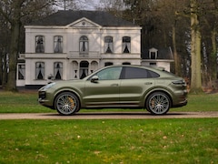 Porsche Cayenne Coupé - 4.0 Turbo S E-Hybrid | PTS Oak Green | Keramisch | Orig. NL