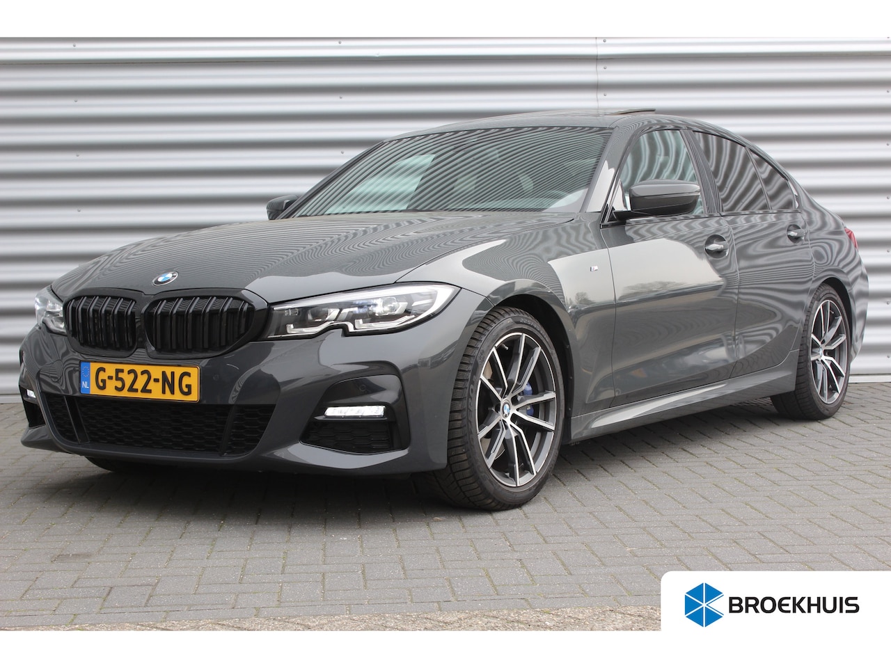 BMW 3-serie - 3-Serie 330i 258PK HIGH EXECUTIVE M-SPORT AUTOMAAT / NAVI / LEDER / FULL-LED / CLIMA / PDC - AutoWereld.nl