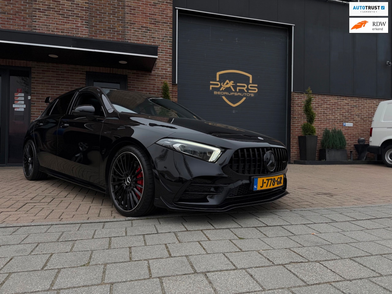 Mercedes-Benz A-klasse - AMG 35 4MATIC Premium Plus Pano Ambient Lighting - AutoWereld.nl