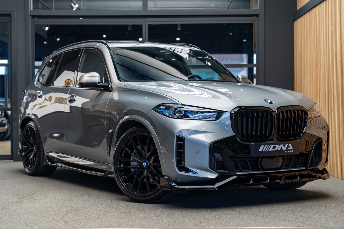 BMW X5 - Xdrive 50e Stoelventilatie Pano xDrive50e Harman Kardon 22 inch - AutoWereld.nl