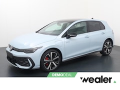 Volkswagen Golf - 8 GTE 1.5 eHybrid 200 kW / 272 PK Hatchback 6-DSG | Panoramadak | Black Style |