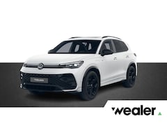 Volkswagen Tiguan - R-Line Edition 1.5 eHybrid 150 kW / 204 PK DSG | Black Style | Panoramadak | Trekhaak wegk